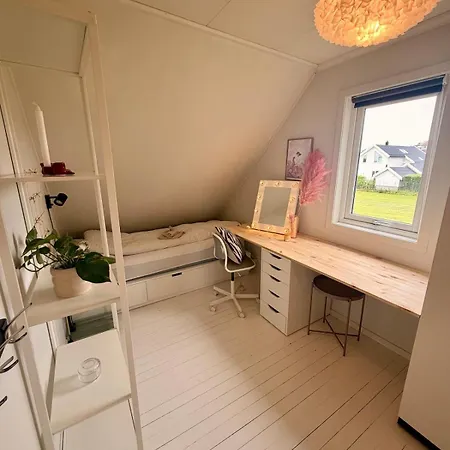 Family Home W Hot Tub & Garden Close To Stavanger *