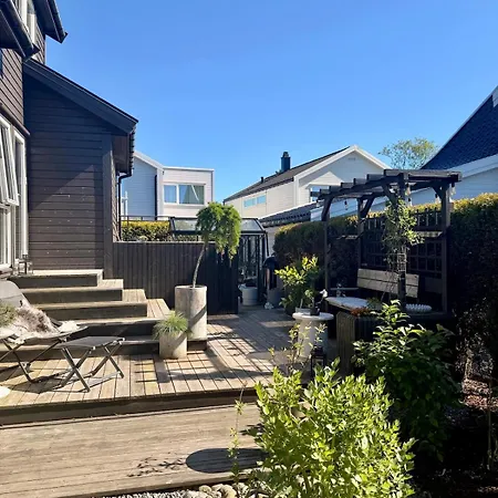 Family Home W Hot Tub & Garden Close To Stavanger Casa de Férias *