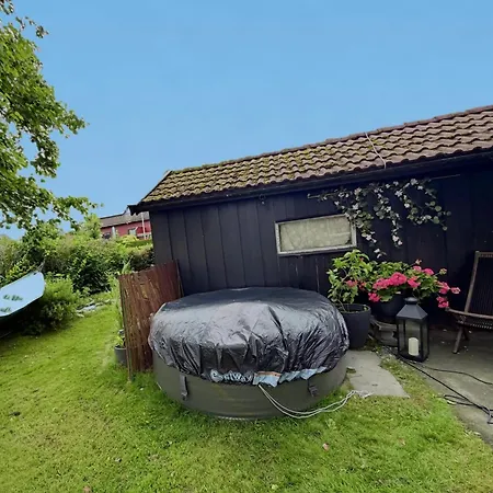 Casa de Férias Family Home W Hot Tub & Garden Close To Stavanger Randaberg på Jaeren